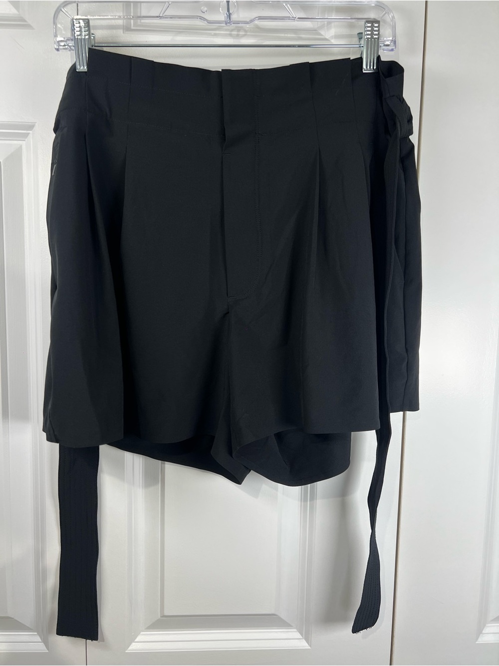 Athleta Black High-Rise Paperbag Waist‎ Tie-Belt Shorts - Picture 7 of 13
